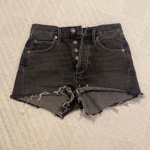 Agolde black button up denim shorts! 🖤 Size 24.